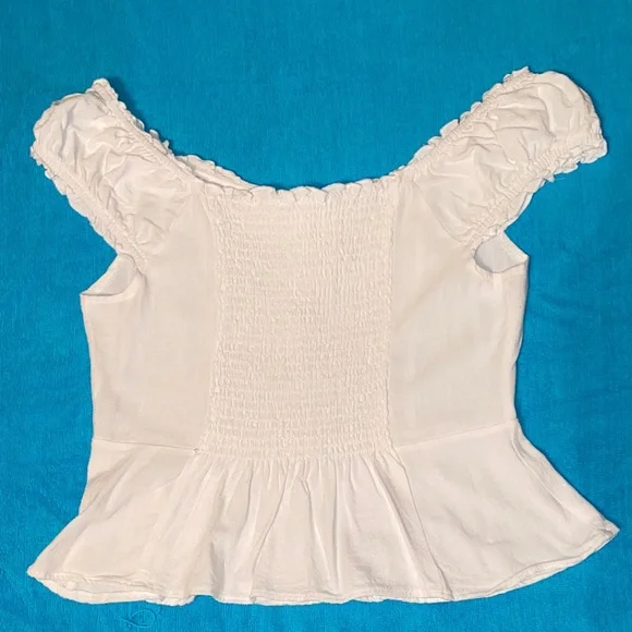 Women’s White Ruffle-Shoulder Peplum Blouse - Picture 3 of 3